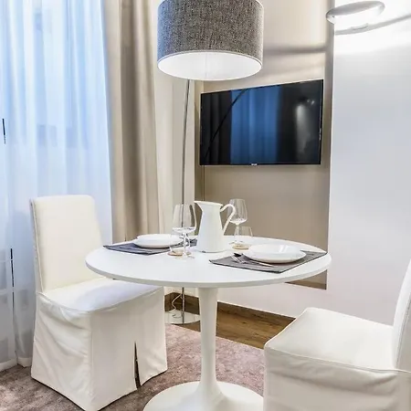 Cozy And Classy Nest アパート ミラノ